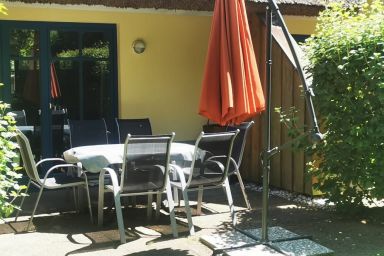 Reetdachhaus Holunder 2 - Ferienhaus Holunder 2 – Familienzeit unter Reet an der Puddeminer Wiek