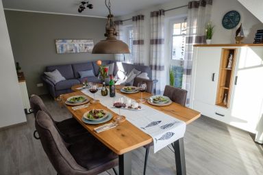 Robbe - 80qm Ferienwohnung für 4 Personen mit Kamin, Balkon & sep. Gäste-WC in Greetsiel