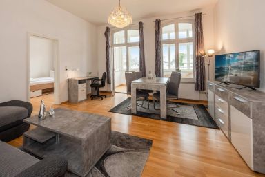 Villa Marina App. 01 nur 450 m zum Strand mit Badewanne und Dusche - Moderne Ferienwohnung in Heringsdorf für bis zu 7 Personen nahe Ostseestrand