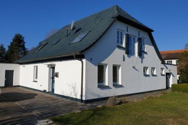 Ferienwohnung SCHNEIDER - Gehobene ebenerdige Ferienwohnung direkt am Deich in Fedderwardersiel