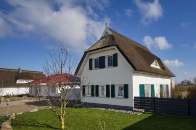 Ferienhaus Linea - Haus in idyllischer Lage mit Terrasse und eingezäunten Garten - Ferienhaus Linea