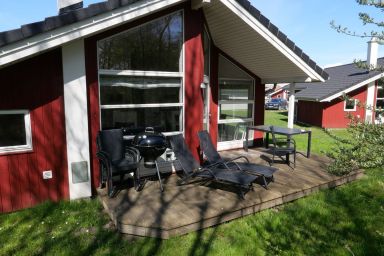 Holiday Vital Resort - Ferienhaus auf 62m² mit Sauna, Kaminofen & Terrasse, Hunde willkommen