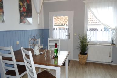 Ferienhaus Mika - "Ferienhaus Mika" ... nur etwa 300m vom Strand entfernt!