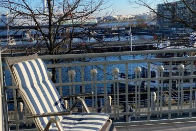 Fewo Stromjuwel - 1-Zimmer-Ferienwohnung mit Balkon und Meerblick auf den Alten Strom in Warnemünde