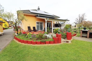 Haus Ostseetraum - 130 m² Ferienwohnung  – 4 SZ, 2 Bäder, Kamin, WLAN  – für bis zu 8 Personen