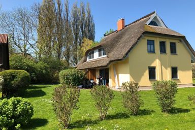 Reetdachhaus Weißdorn 1 - Ferienhaus Weißdorn 1 im Feriendorf Puddeminer Wiek