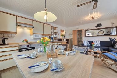 Ferienwohnung Lüttje Mööv Norddeich - Komfortable Ferienwohnung Lüttje Mööv Norddeich mit Balkon nahe Sandstrand