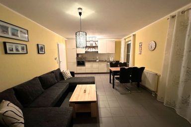 Jordanstr. 32 Whg. 2 - Komfortable Ferienwohnung mit Terrasse und moderner Ausstattung in Zingst