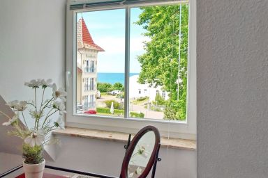 Strandpalais - 3-Zimmer-Ferienwohnung Kühlungsborn mit Balkon, Kamin & Tiefgarage