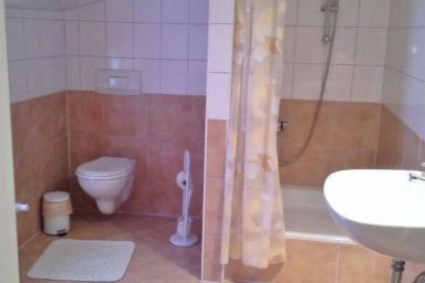 Zweizimmerwohnung im Dachgeschoss - Zweizimmerwohnung im Dachgeschoss .1