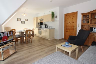 Seepark Burhave / Reetdachhaus 1 - RDH-1.05, 4 Pers., ca. 49 qm