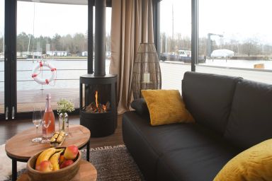 WELL Hausboote auf Usedom mit Kamin und 2 SZ HB03 - Hausboot Usedom HB03