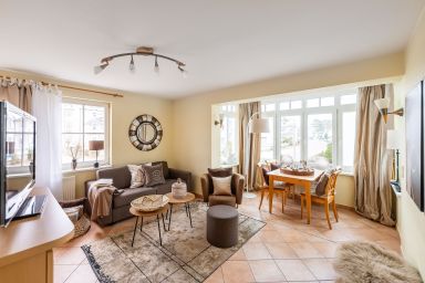 Villa Meernixe - nur 50 Meter zum Ostseestrand - Whg. 06 im 1. OG