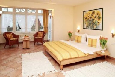 Villa Meernixe - nur 50 Meter zum Ostseestrand - Whg. 02 Erdgeschoß m. Terrasse