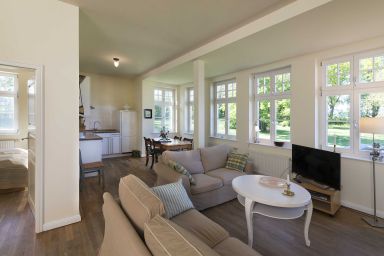 Gut Grubnow Rügen - Ferienwohnung 4 für 4 Personen am Wasser