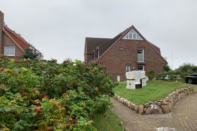 Sylter Rose 3a - strandnahe Ferienwohnung mit Strandkorb