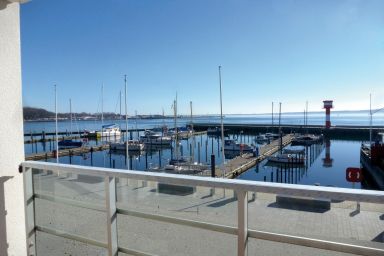 Apartment 3 - "Am Leuchtfeuer 3", Apartmenthaus Hafenspitze, Blickrichtung Strand/offene See
