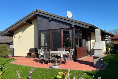 Nettes Ferienhaus in Großwürden mit Garten, Grill und Terrasse