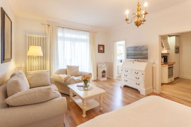 Villa Granitz, Ostseebad Sellin, Insel Rügen, Gemütliche 38 Quadratmeter groß, bietet die Lieblingsplatz in der Villa Granitz zwei Personen alle Annehmlichkeiten für unbeschwerte Urlaubstage.