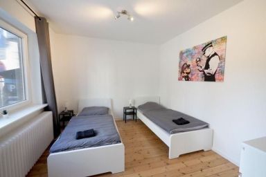 Monteurwohnung für 6 Personen mit WLAN, Gäste-WC, TV – Bad Oldesloe Nähe Hamburg & Lübeck - BEKE0701