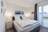 Schlafzimmer mit Boxspringbett (1,80 x 2,00 m)