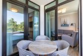 Ãberdachte Loggia mit Zugang zum Schlafzimmer und Wohn-/Ess