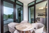 Ãberdachte Loggia mit Zugang zum Schlafzimmer und Wohn-/Ess