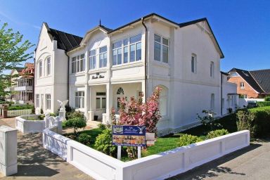 Villa Frische Brise - 4.Strandburg, 70qm mit 2 Schlafzimmern für 4 Personen mit eigener Terrasse