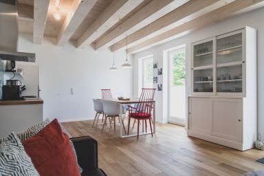 Gulfhof Boomgaarden - „Idealer Familienurlaub: Komfortable Ferienwohnung mit Garten in Meeresnähe“