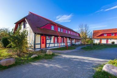 Feriendorf Bakenberg - strandnahe Ferienwohnung mit eigener Terrasse - Feriendorf Bakenberg FeWo B66