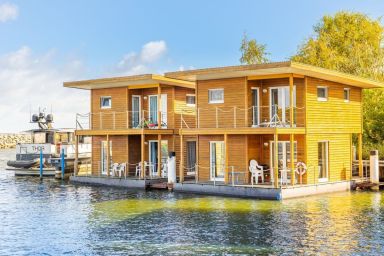 FLOATING HOUSES - "schwimmende Ferienhäuser" in Barth - Haus 5 - FLOATING HOUSES - komfortable schwimmende Ferienhäuser im Barther Yachthafen