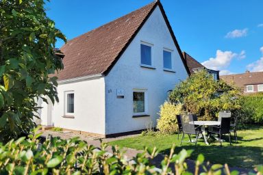 Charmantes und ruhiges Ferienhaus - Strandnah und ideal für große Gruppen - mit Fahrradunterstellplatz und Parkplatz - Gemütliches Ferienhaus "Strandgut" mit Parkplatz - Nah zum Ostseestrand