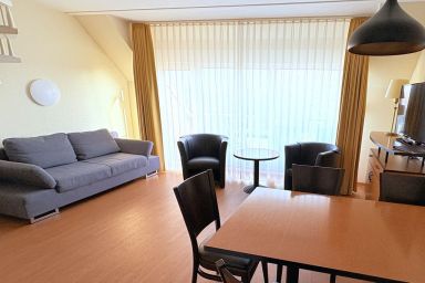 Boddenhof Apartment 54 - Balkon, Parkplatz, ruhig - Ferienwohnung 54 – Komfort und Ruhe auf zwei Ebenen mit Balkon und WLAN