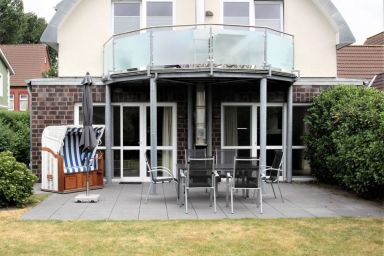 Boldixumer Str. 35 - OG - Ferienwohnung in Wyk auf Föhr: Balkon, Kaminofen, WLAN & Parkplatz