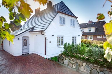 Das Juwel - Das Juwel – Stilvolles Ferienhaus mit Sauna, Terrasse & Garten in Wenningstedt