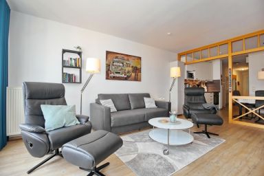 Meeresblick - Moderne 2-Zimmer-Wohnung mit Balkon & Teilmeerblick für bis zu 4 Personen