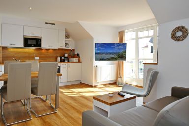 Villa Hanse - Ferienwohnung 321 Kühlungsborn Ost – 2-Zimmer-Wohnung mit Teilseeblick, 100 m zum Strand