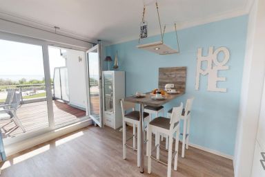 Villa Meeresrauschen - Schönes 2-Zimmer-Ferienapartment für 4 Personen und Hund mit Balkon &Ostseeblick