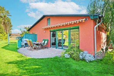 Ferienhaus Zirchow 2 - Gemütliches Ferienhaus in Zirchow mit Garten & Kamin, nahe See und Wald