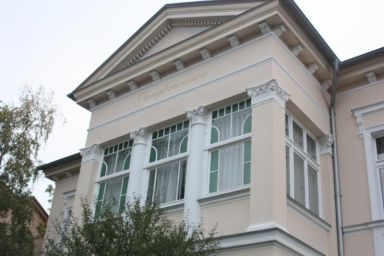 Strandnahe Ferienwohnung in Gründerzeitvilla