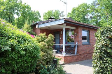 F*****Ferienhaus Waldblick für 2 Erwachsene, 72qm(Ldr. Cuxhaven), 1200qm Garten(kpl. eingezäunt)