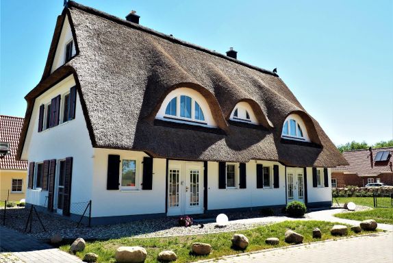AuÃenansicht des GebÃ¤udes. Vorderansicht Ferienhaus KÃ¼ste