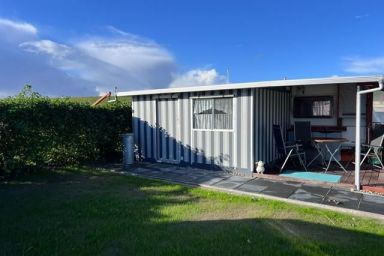 Campingplatz An de Waterkant - Miet-Wohnwagen "Ecki"