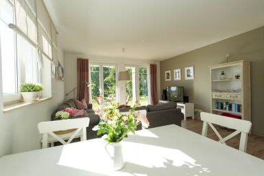 Appartementhaus mit Meerblick im Ostseebad Göhren (HO) - 05 3-Raum-FEWO mit Meerblick u. Terrasse