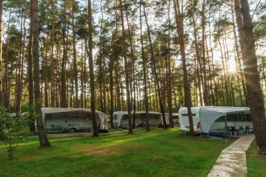 Urlaub im Wohnwagen - mitten im Wald - Wohnwagen 25