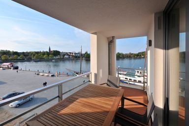 Apartmenthaus Hafenspitze  Ap. 31 "Ankerplatz 31" Blickrichtung Binnenhafen West/Innenstadt/Seitlicher Meerblick