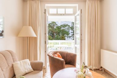 Fewo 8 Aparthotel Binz direkt an der Strandpromenade mit Meerblick und Balkon