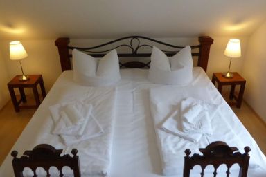 Gut Rattelvitz Galerie D, hochwertig, Sauna, Kamin, eTankstelle, Spielscheune, 15.000qm Parkland