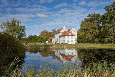 Ferienwohnung Herrenhaus Linker Seitenflügel I - Boldevitzer Rügenkaten