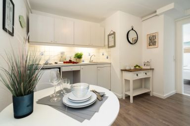 Lerchenweg Apartment - Gemütliches App. für 2 Personen mit Terrasse, PKW-Stellplatz, WLAN.